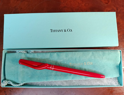 Tiffany red plastic - &,