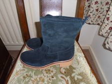 BOOTS -CLARKS BLACK SUEDE CALF