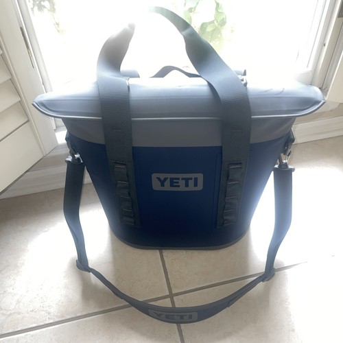 Nwot yeti hopper m15 soft - yeti,