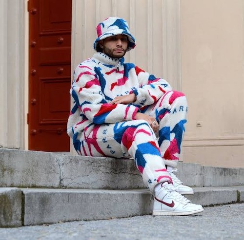 Parra jumping foxes - by,