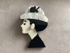 CLASSY HANDMADE LAYERED RESIN