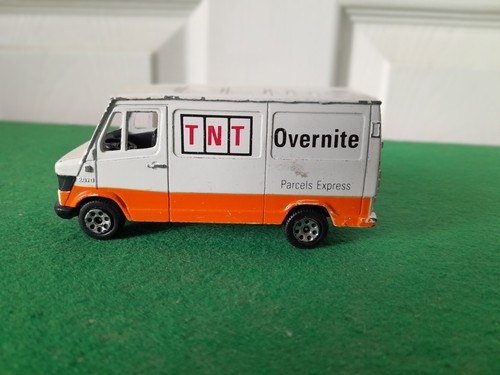 Corgi mercedes 207d - corgi, van