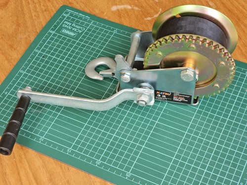 Hand winch 630kgs gear - gear, strap