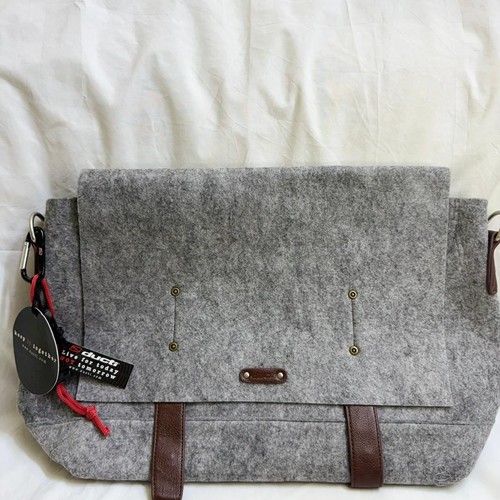 Messenger carrying case - carrying,