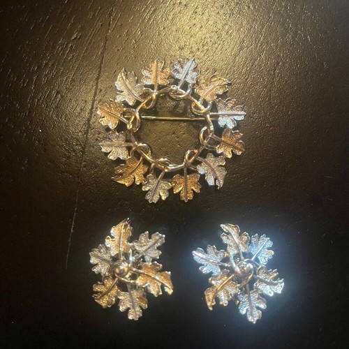 Vintage 1968 garland leaf - vintage,