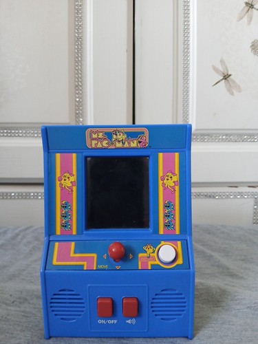 Pacman desktop machine - desktop,