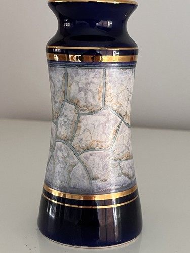 Navy gold vase with - with, crackle