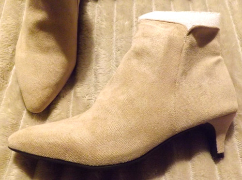 Bnwt lovely cream - bnwt-lovely, suede