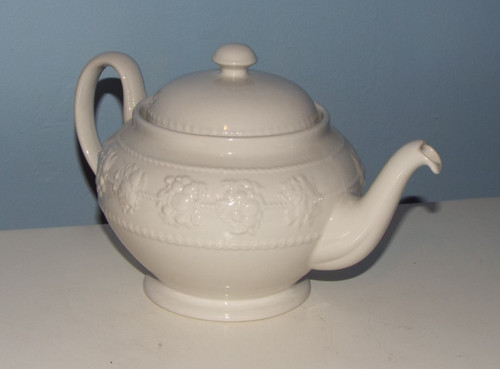 Wedgwood home festivity teapot - wedgwood,