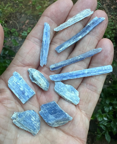 Blue kyanite crystal - kyanite,
