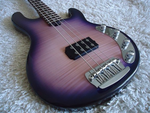 Sterling music man stingray - by,