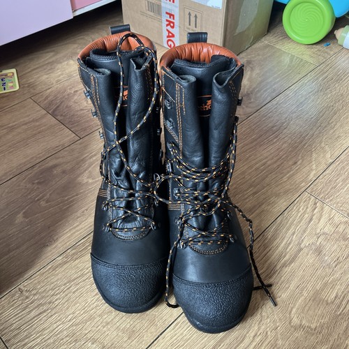 Treehog chainsaw boots class - chainsaw,