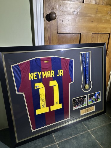 Neymar signed barcelona 2015 - barcelona,