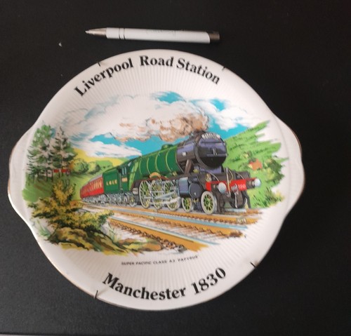 Bone china plate flying - plate, ‘flying