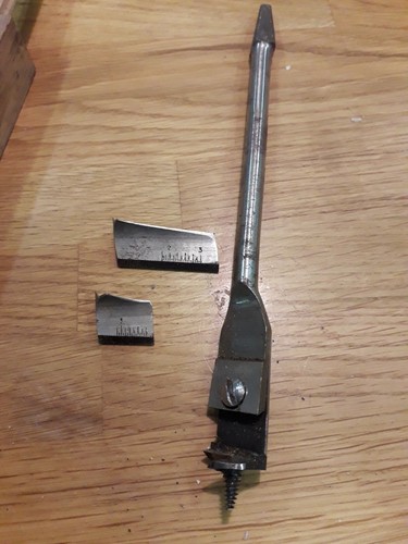 Footprint expansive brace bit - brace,