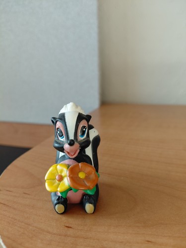 Bambi flower skunk disney - flower,