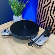 Clearaudio Innovation Basic Turntable w/Tracer Tonearm & Concept MC Cartridge
