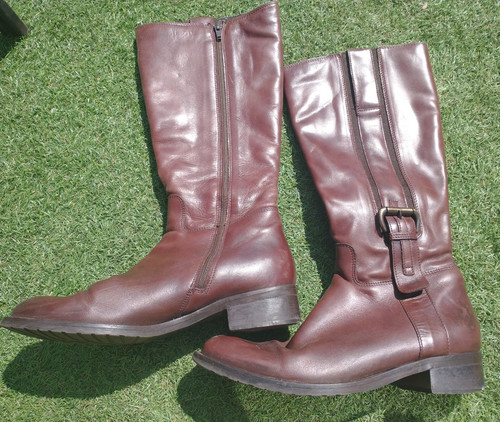 Woman clarks knee high - knee,