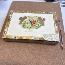 ROMEO Y JULIETA Wooden Cigar