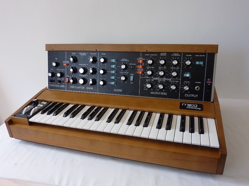 Moog minimoog reissue 2017 - reissue,