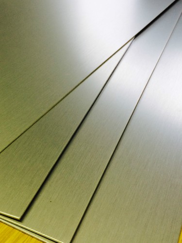 Aluminium brushed anodised - &,