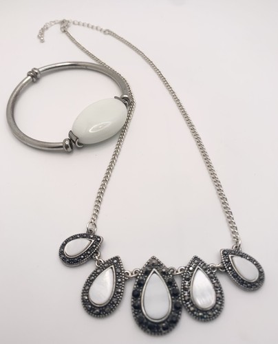 Vintage style silver tone - vintage,
