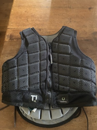 Champion ti22 body protector - champion,