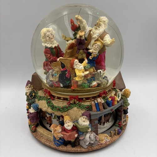 Vtg large musical snow globe - vtg,