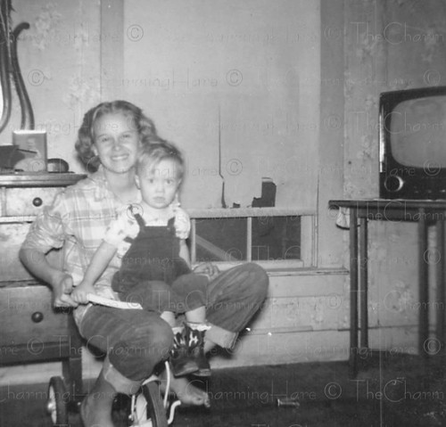 Vintage photo 1950 - vintage, mother