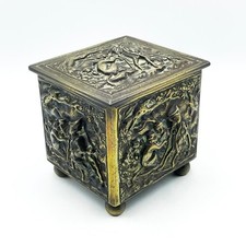 BRASS MONKEYS VICTORIAN