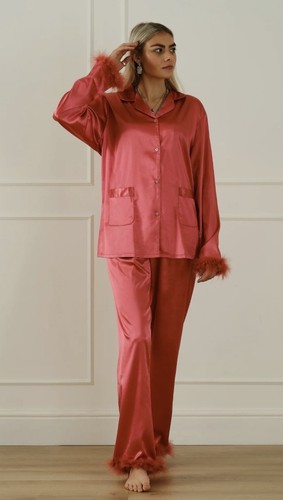 Pyjamas with fluffy feather - with,