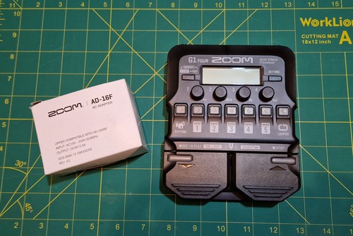 Zoom four guitar - zoom,