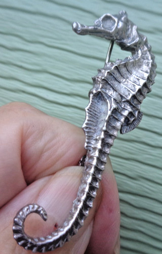 Seahorse brooch silver pin - silver,