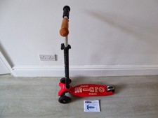 Maxi Micro Red Deluxe Scooter