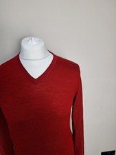 Uniqlo Merino Wool V-Neck