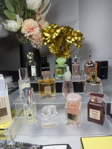 Perfume set pieces - perfume, of