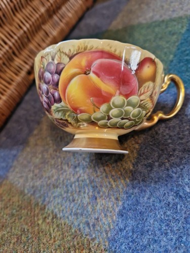 Aynsley fine bone china - fine,