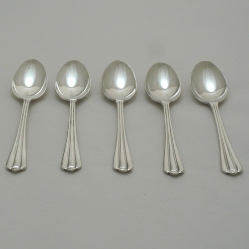 Royal pearl design - royal,