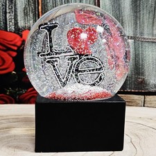 Snow Globe Love with Heart |