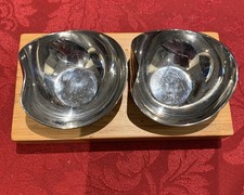 Robert Welch, Drift Pinch Salt & Pepper Pot on Walnut Base Stainless Steel 18/10