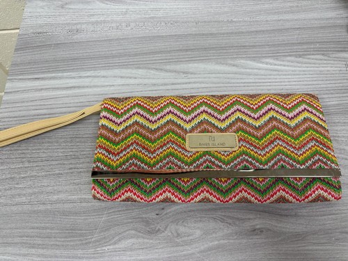 River island zig zag pattern - river,