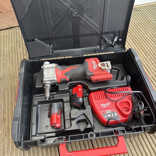 Milwaukee m12 rivet gun kit - milwaukee,