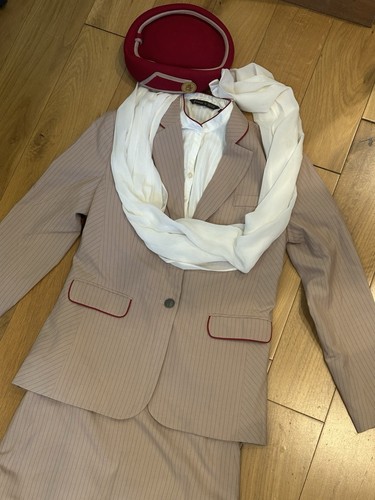 Emirates airline cabin crew - emirates,