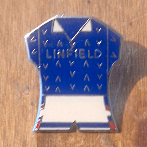 Linfield football club enamel - club,