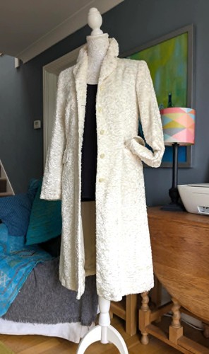 Unusual ivory white - , boucle