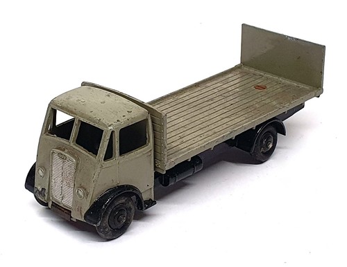 Dinky supertoys dst02 - dinky, guy