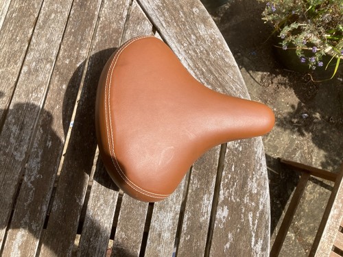 Excellent wide stitched tan - excellent,
