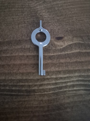 Hand cuff key single - hand,