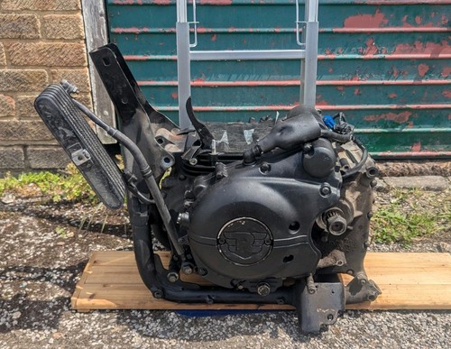 Royal enfield himalayan 411 - royal,