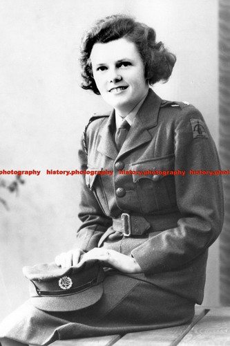 F007398 ats girl - uk, ww2